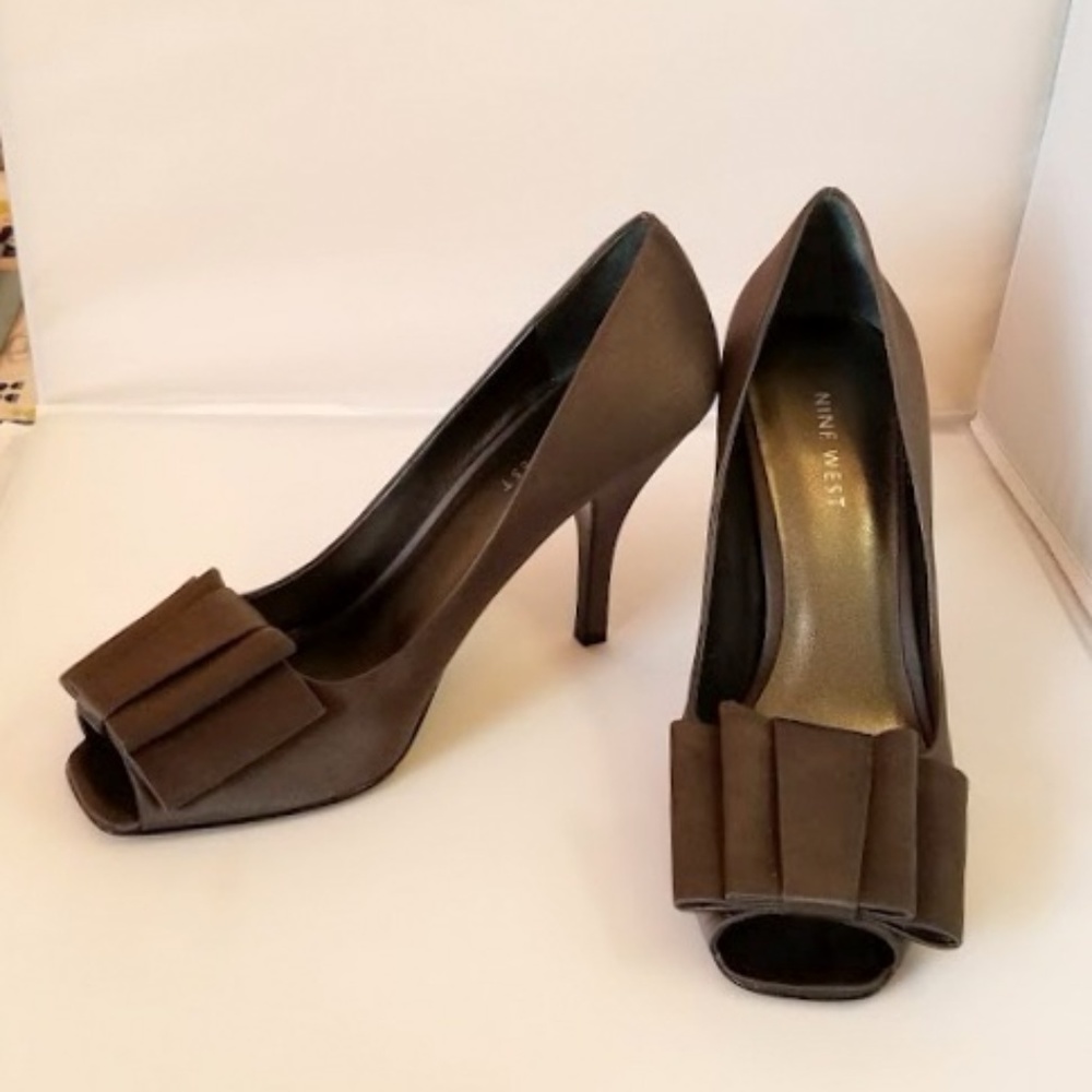 Nine West Gray Heels Sz 7.5